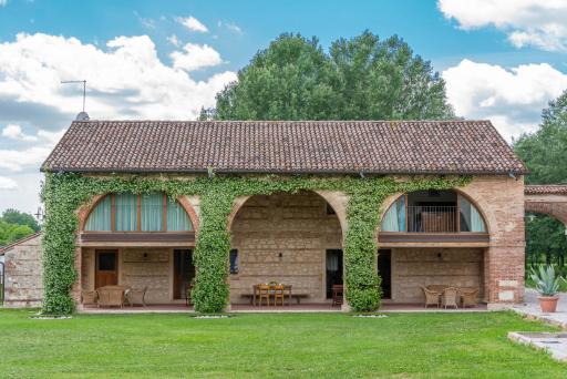 Borgo Feriani - Housity