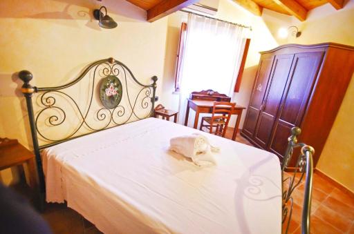 Casa De Ajala - B&B de Charme in Antica Dimora totalmente ristrutturata e dotata di tutti i confort Bagni privati Spazio living Patio esterno Ambienti climatizzati Degustazioni prodotti locali - Housity