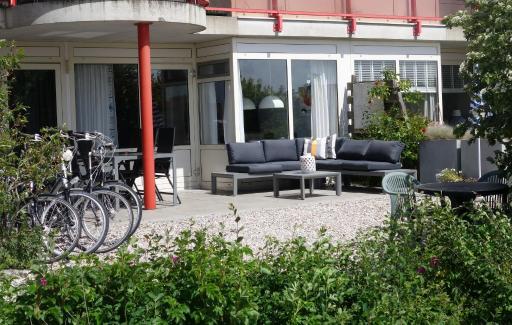 Duinzicht, Amelander Paradijs 9, zonnig en groot 6 persoons Appartement met vrij uitzicht en grootste terras op de begane grond, upgrade 2024 - Housity