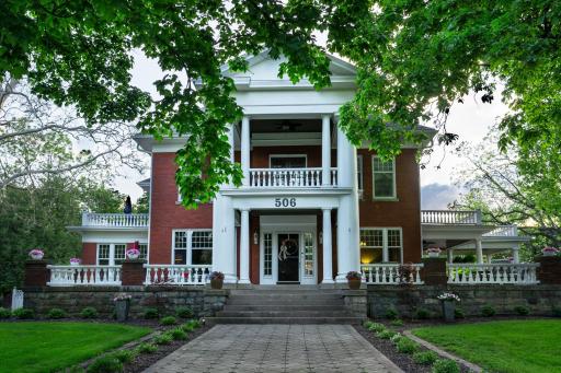 The Nordic Pineapple Bed and Breakfast - Housity