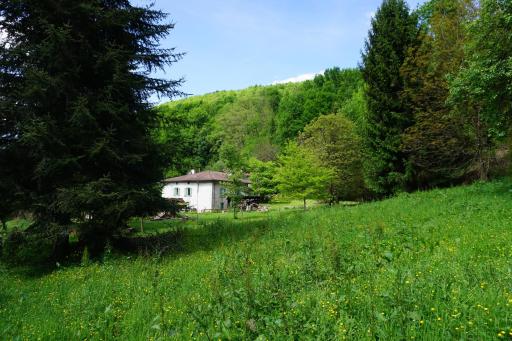 Le Pidro - A family house with private stream and woodland - Housity