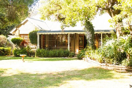 Hidden Gem Art Guesthouse , one of a kind - Housity