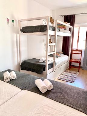 Beachfront Peneco Albufeira GuestHouse - Housity