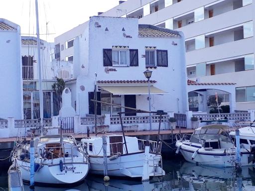 Charming house in Roses with shared pool and sea view - Housity