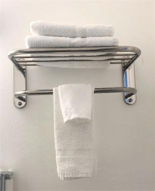 Blue Coast Inn & Suites - Housity