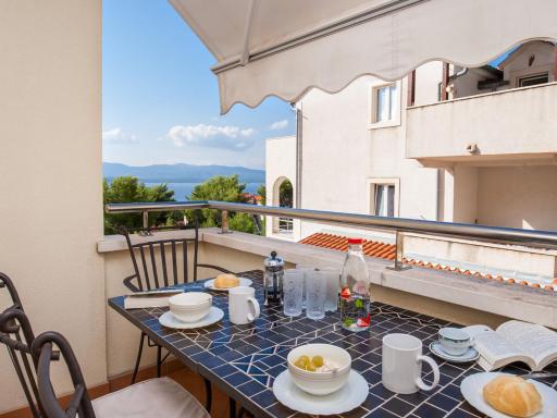 Apartment Ella Sea View - Housity