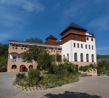 Hotel Vinař Kurdějov - Housity