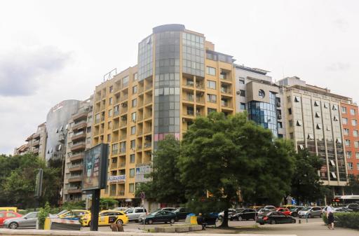 Big 2-Bedroom Apt - Each Stay Triggers Donation to Non-Profit Organisation - Housity