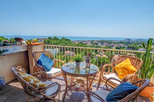 Palma Fiesta Apartment by Hello Homes Sitges - Housity