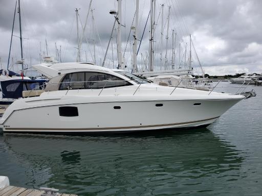 Zen Dog Luxury Motor Yacht - Housity