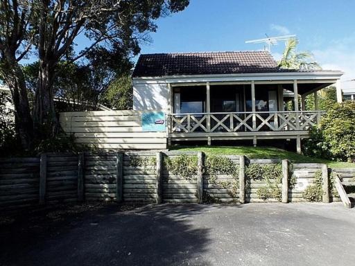 Wharepekapeka - Russell Holiday Home - Housity