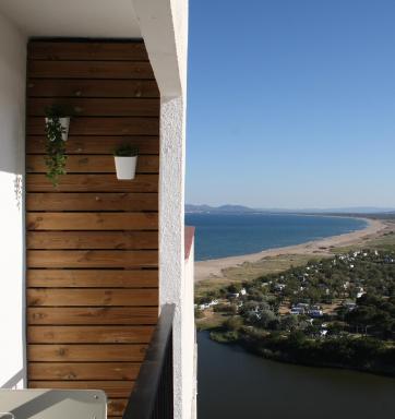 Empuria Beach D-Luxe - Housity