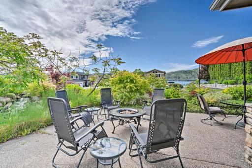 Lake Chelan Home with Boat Dock and Slip - Housity