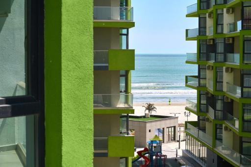 Golden Sunrise studio Spa n Pools Beach resort - Housity