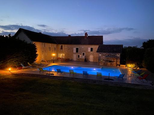 Soie Villalunoterie Futuroscope Piscine Spa 6pers - Housity