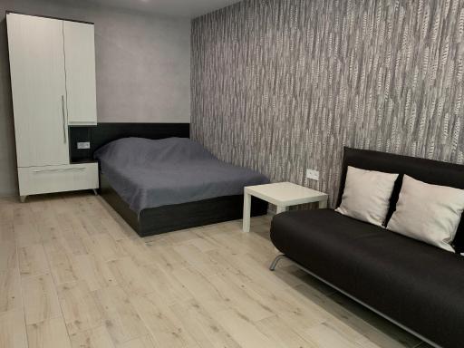 Black and white apartment - Housity