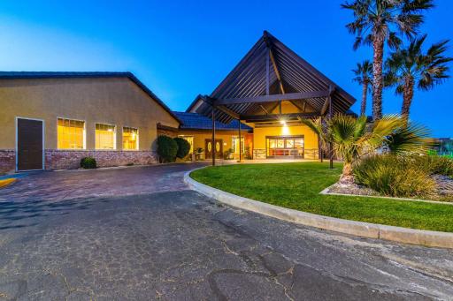 Comfort Inn & Suites Mojave - Housity