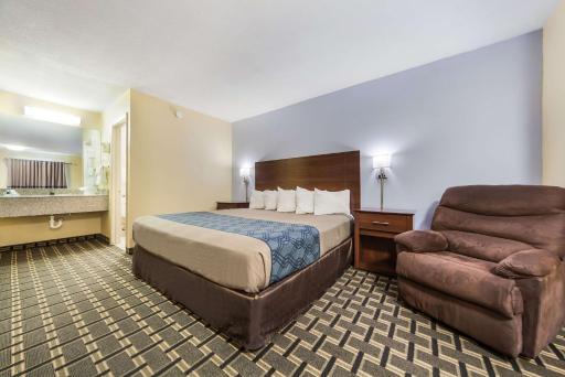 Rodeway Inn Lincoln West - University Area - Housity