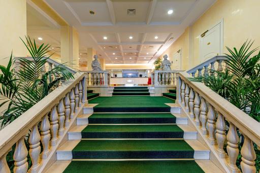 Ambassador Palace Hotel - Hizvo