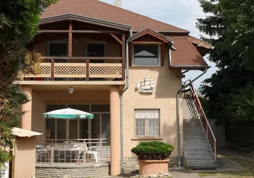 Vitorlás Apartmanház - Housity