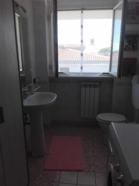 A Santy's RoomsBAGNO CONDIVISO SHAREDBOTH ROOM2piano no lift NO SHUTTLE -NO PASTI NO MEAL,- A PAGAMENTO AIR CONDIZextra bed AIR CONDIZ EXTRABED FOR A FEE-3 MINUTI BUS XFIERADIROMA-10 MINUTES STOP BUS TO ROME IN50 MINUTES TRAFFICPERMITTING ARE YOU TO ROME - Housity