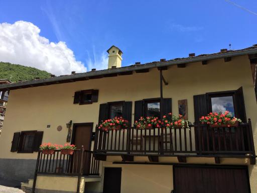 Aosta Mountain House- Casa La Chapelle - Housity