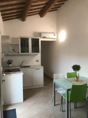 APPARTAMENTO ANGOLO DI ERICA centro storico - Housity