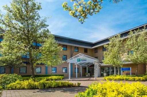 Holiday Inn Express Milton Keynes, an IHG Hotel - Housity