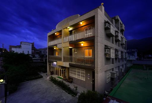 Mei cun min su - Housity