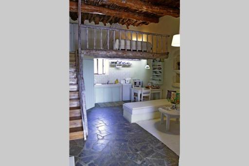 Klio Traditional House - Housity