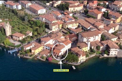 Historic house by the lake La Renée Casa Vacanza - Housity