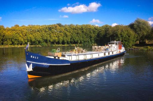 Bateau péniche au coeur de Lille - Housity