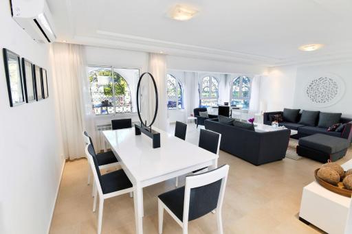Flowers Apartment - Housity
