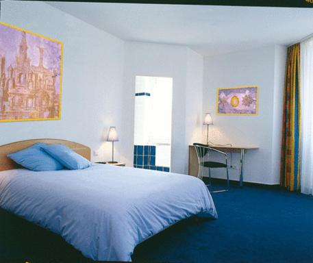 Amadeus Hotel - Hizvo