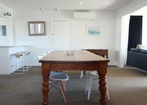 1 - Delightfully fresh, private home close to town - Housity