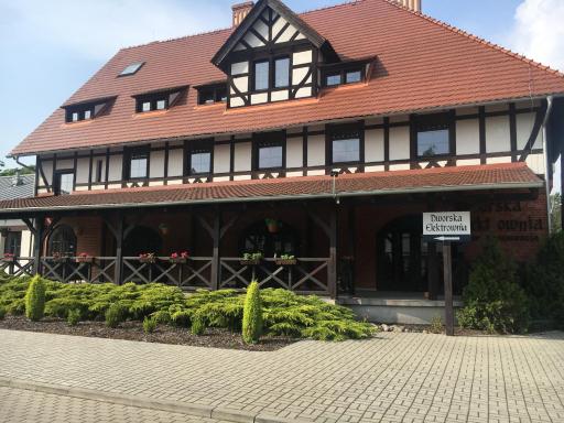 Dworska Elektrownia - Housity