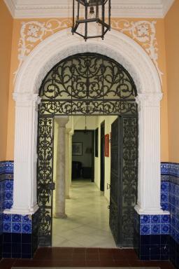 Casa S. XIX en pleno centro de Carmona - Housity