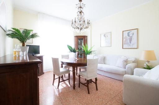 Omar's House - Housity