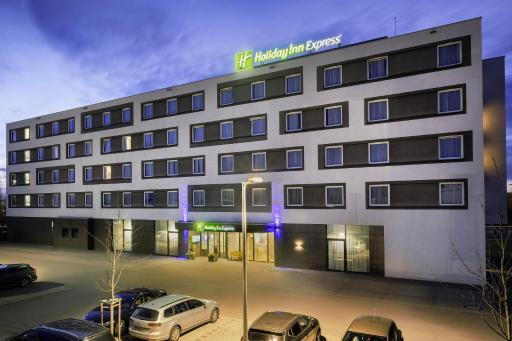 Holiday Inn Express Friedrichshafen by IHG - Housity