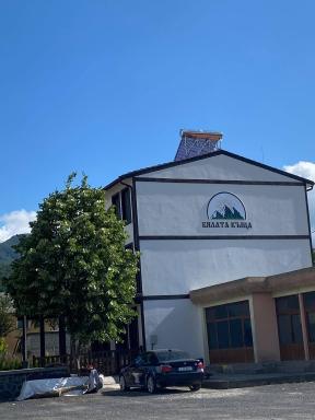 Bialata kshcha chakalarovo1 - Housity