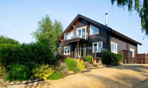Pine Tree Lodge - Pentney Lakes - Housity