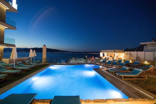 Aianteion Bay Luxury Hotel & Suites - Housity