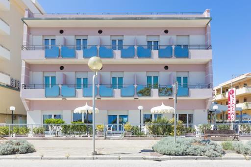 Hotel Ridens - Housity