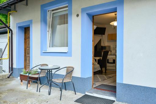 Pokój z aneksem kuchennym - Housity
