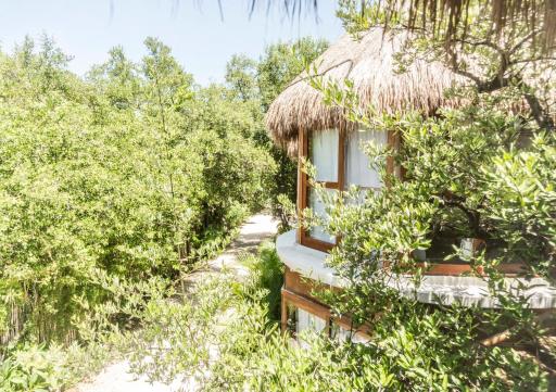 Mamasan Treehouses & Cabins - Housity