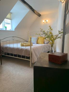 Stylish 3 bedroom apartment - Housity