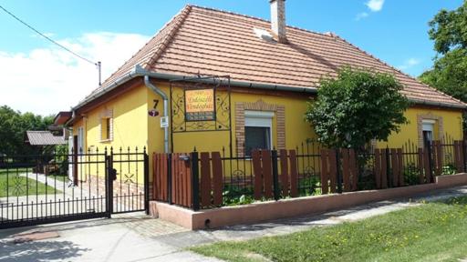 Erdőszéli Vendégház - Housity