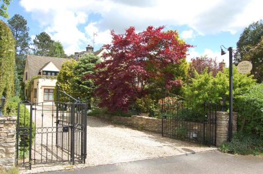 Coombe House - Housity