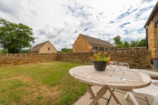 The Drey - Ash Farm Cotswolds - Housity