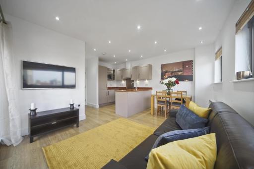 Modern 2 bed  by Tower Bridge London Bridge - Housity